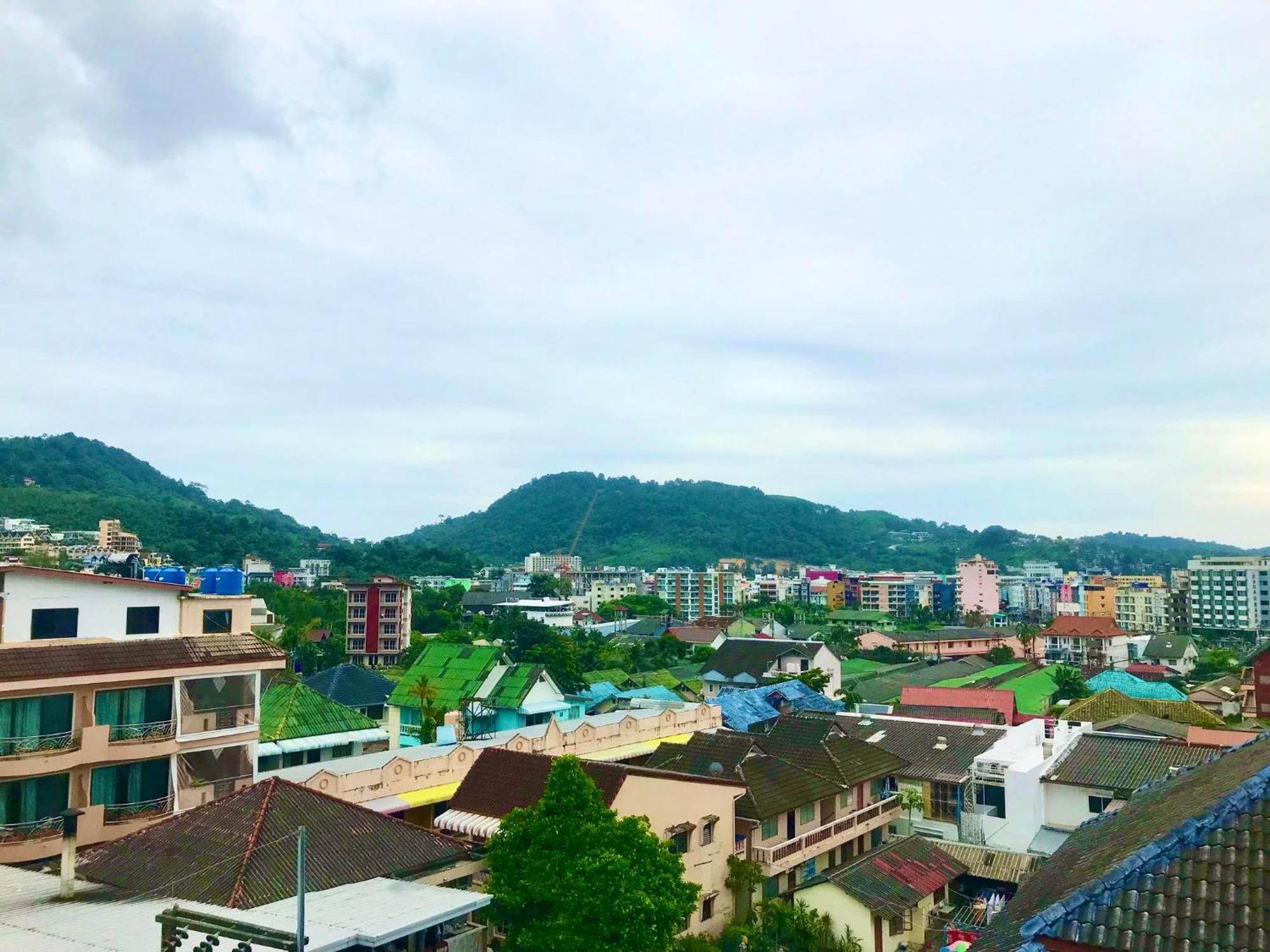 The Luka Guesthouse And Restaurant Patong Luaran gambar
